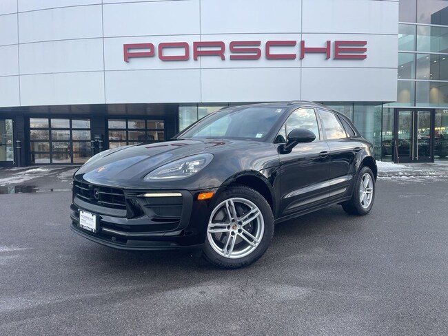 2025 Porsche Macan SUV
