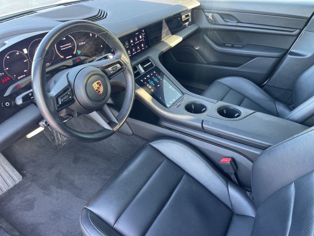 2021 Porsche Taycan photo 4
