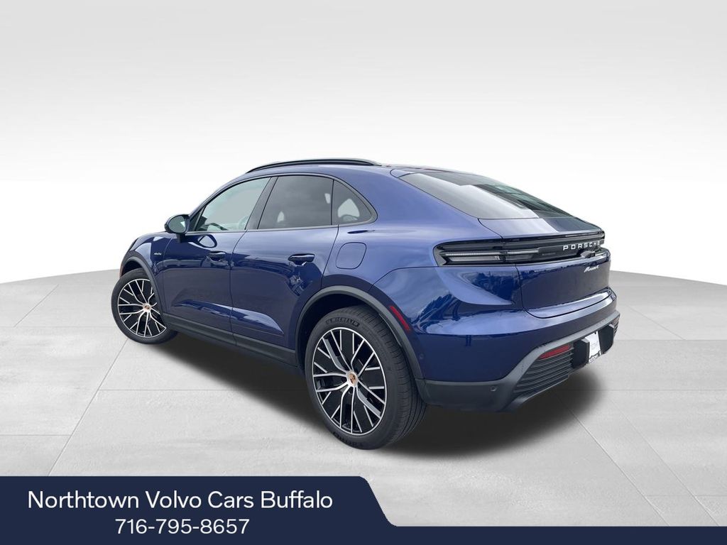 2025 Porsche Macan Electric 4 photo 3