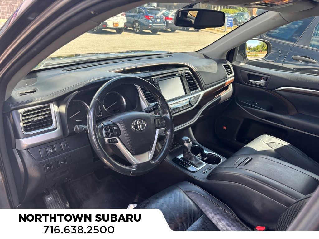2015 Toyota Highlander Limited photo 2