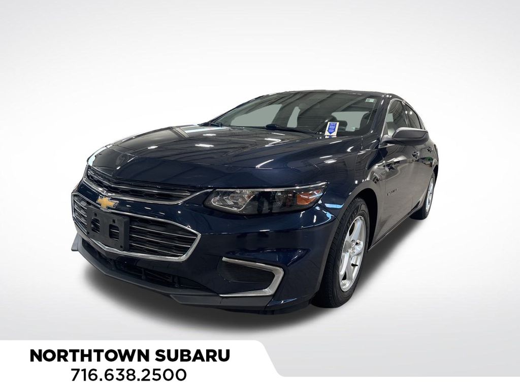 2018 Chevrolet Malibu photo 3