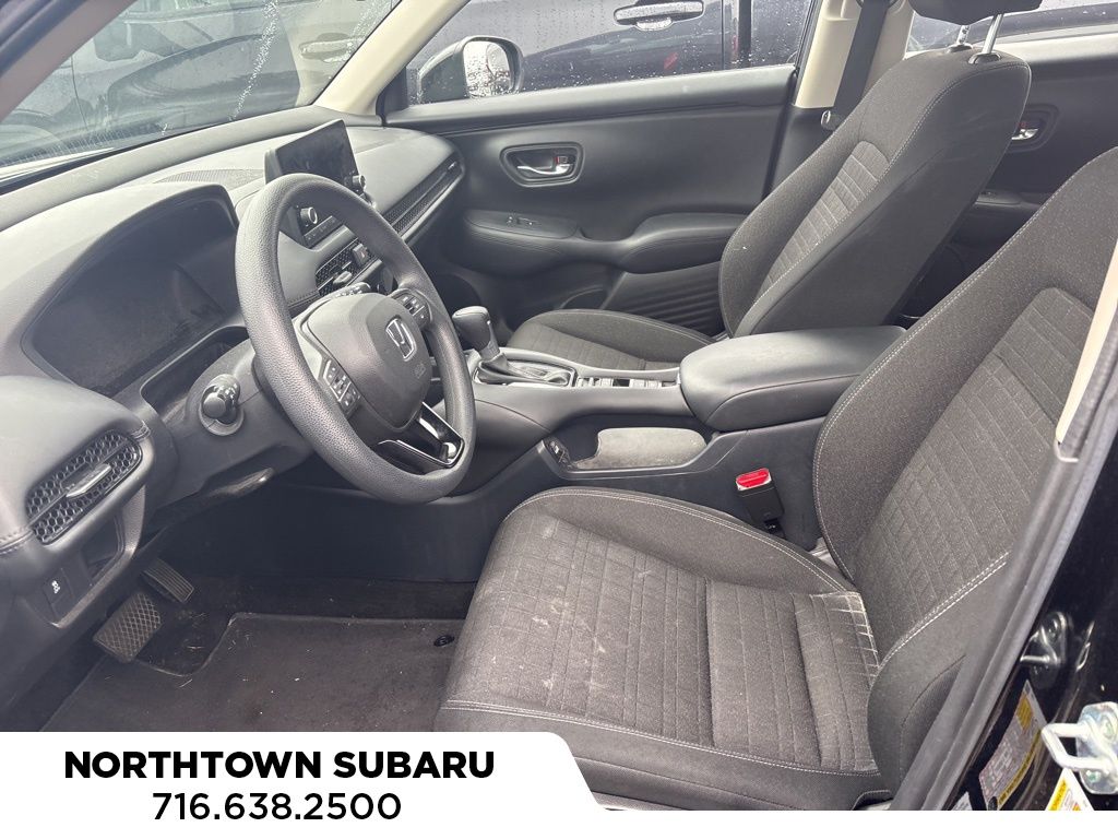 2023 Honda HR-V LX photo 2