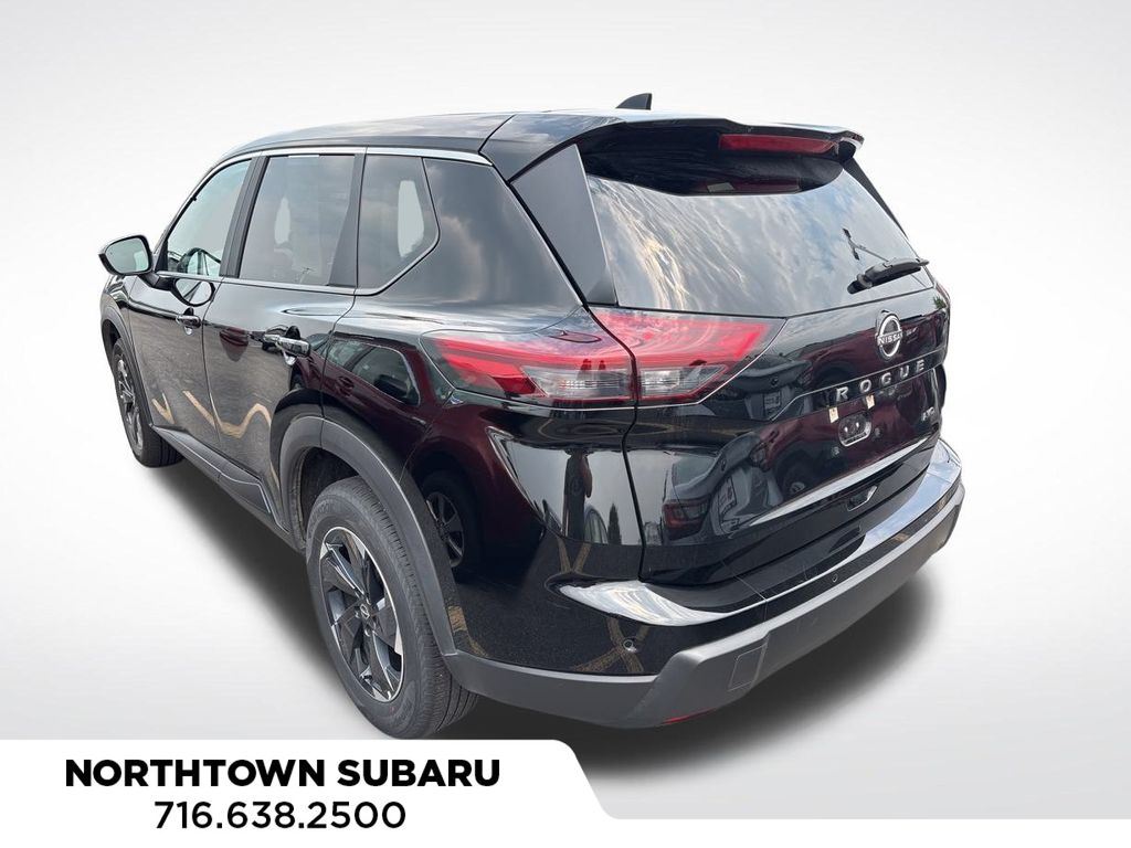 2025 Nissan Rogue SV photo 3