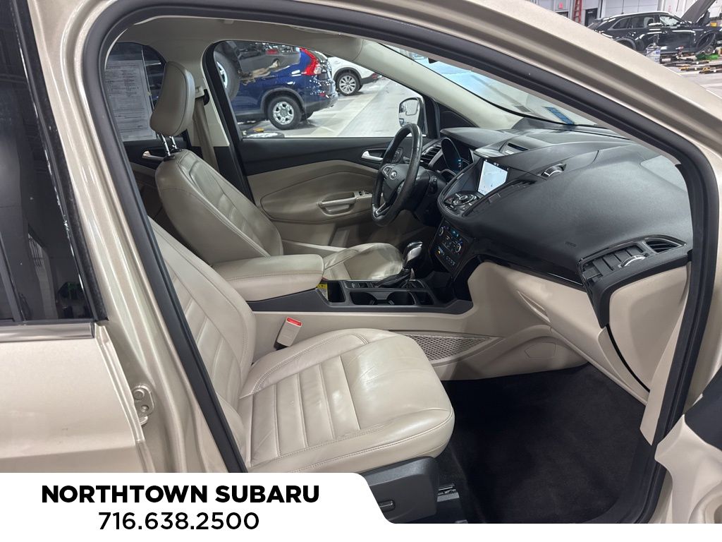 2018 Ford Escape Titanium photo 2