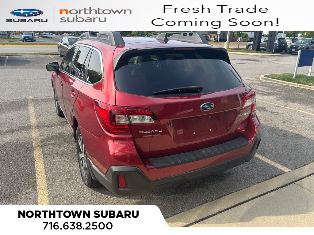 2018 Subaru Outback 2.5i Limited photo 2