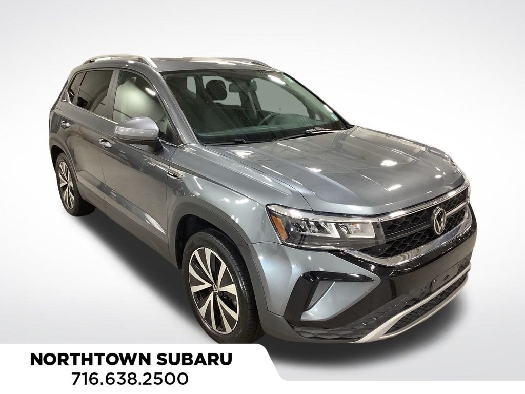 2022 Volkswagen Taos SE photo 3