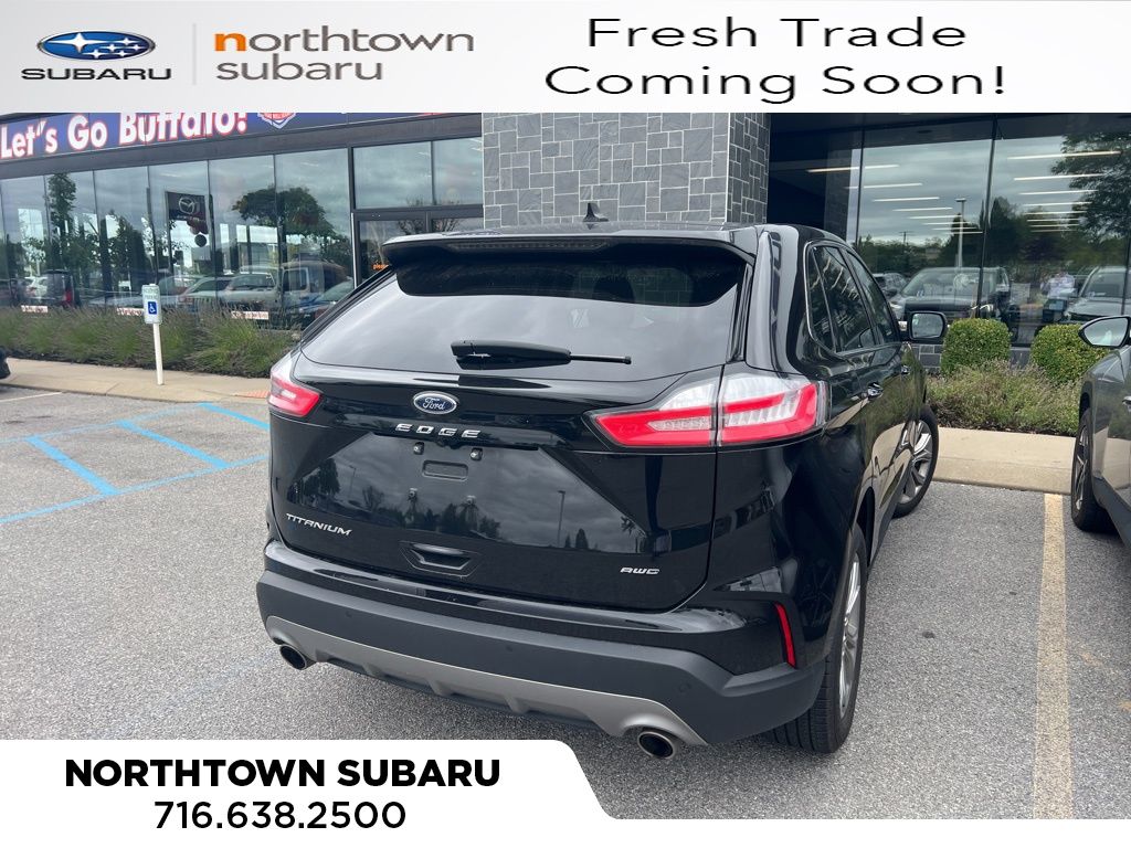 2023 Ford Edge Titanium photo 3