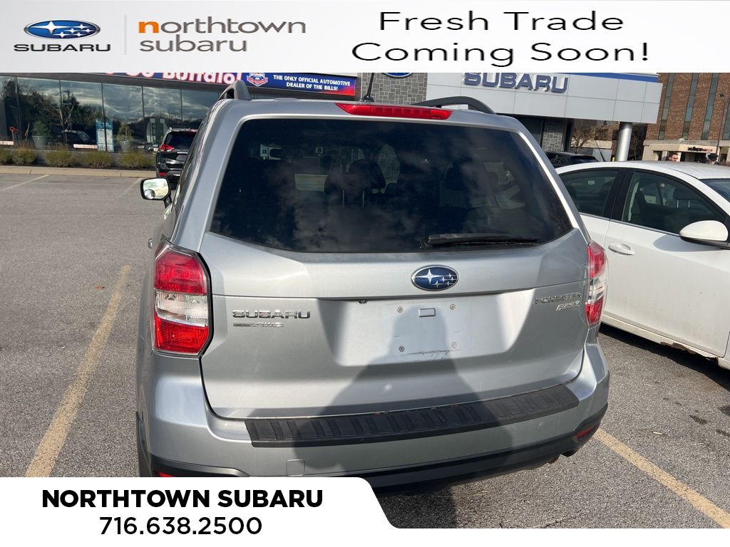 2015 Subaru Forester 2.5i Premium photo 2