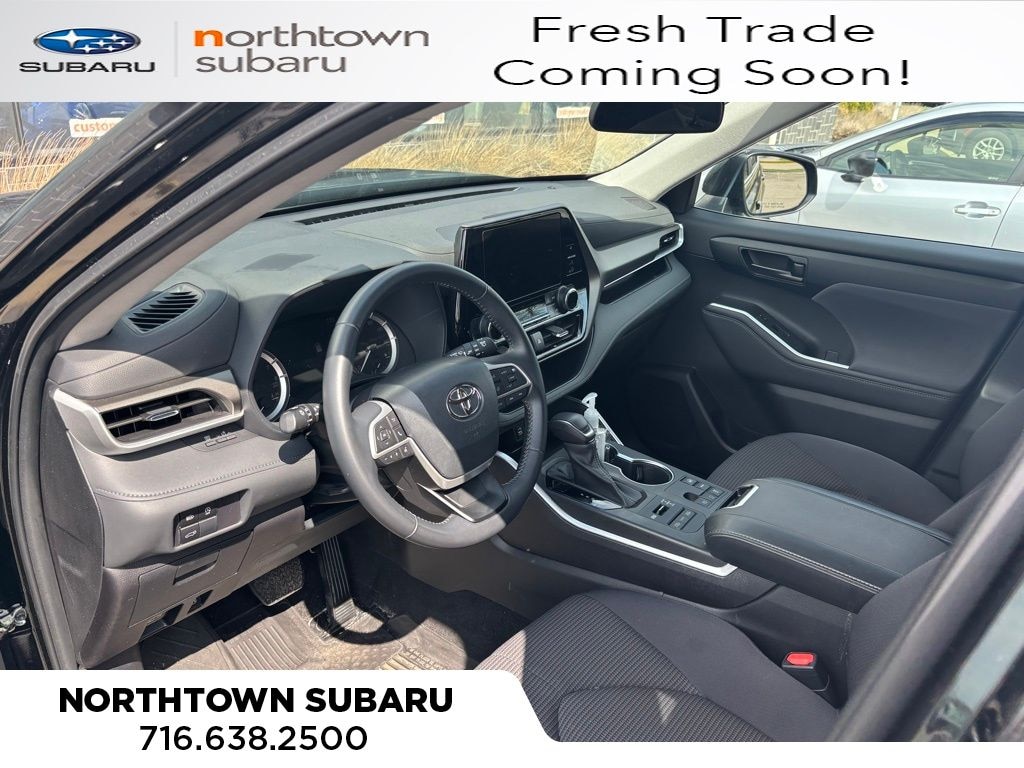 Used 2023 Toyota Highlander LE SUV