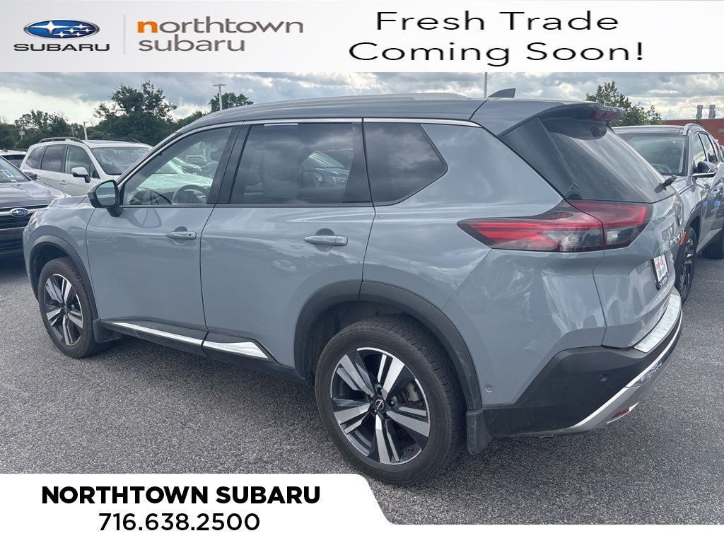 2023 Nissan Rogue Platinum photo 3