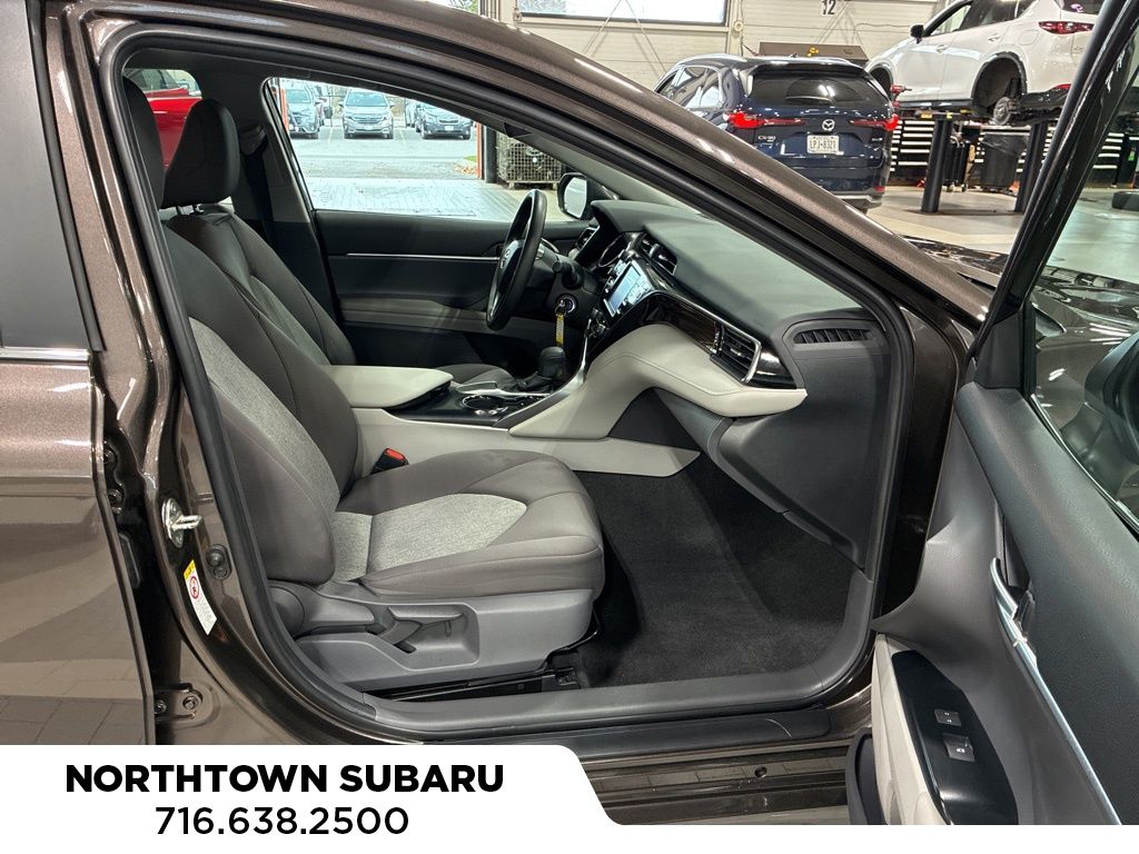 2019 Toyota Camry L photo 3