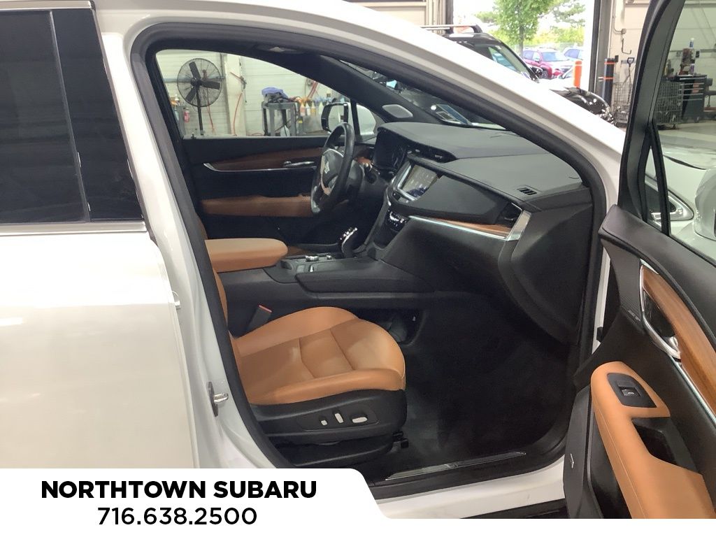 2022 Cadillac XT5 Premium Luxury photo 3