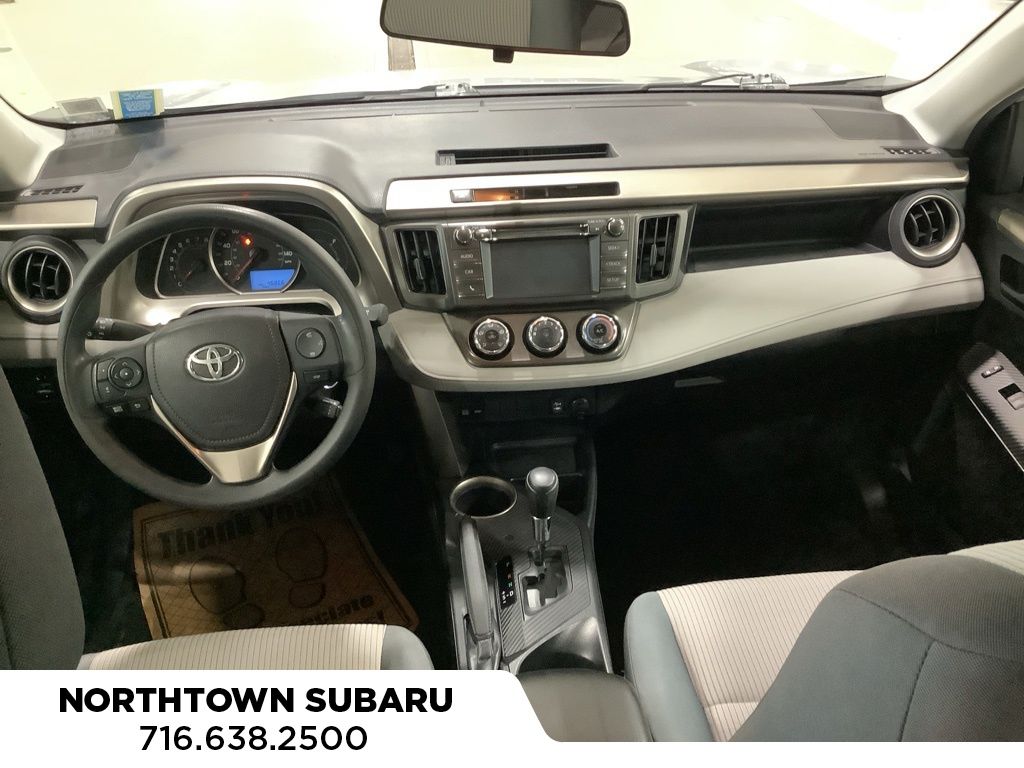 2015 Toyota RAV4 LE photo 2