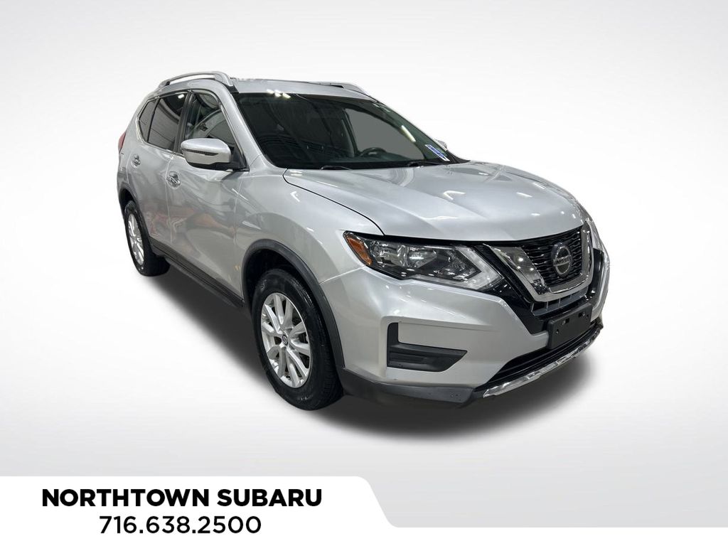 2018 Nissan Rogue SV photo 3