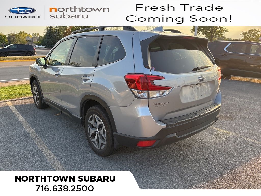2020 Subaru Forester Premium photo 2