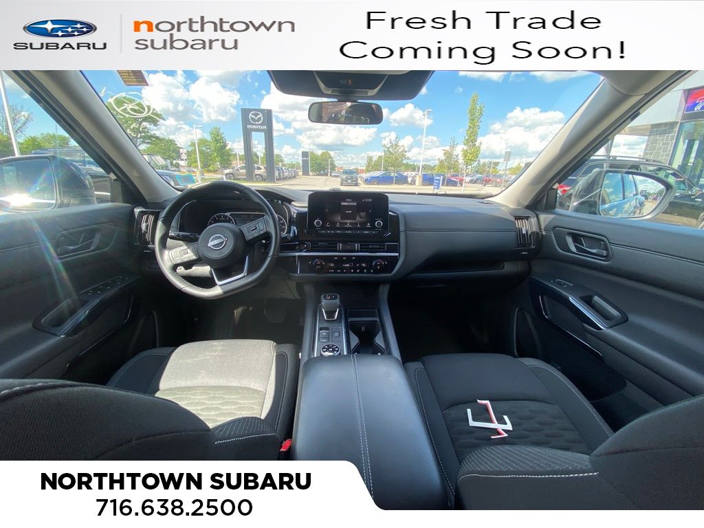 2025 Nissan Pathfinder SV photo 3