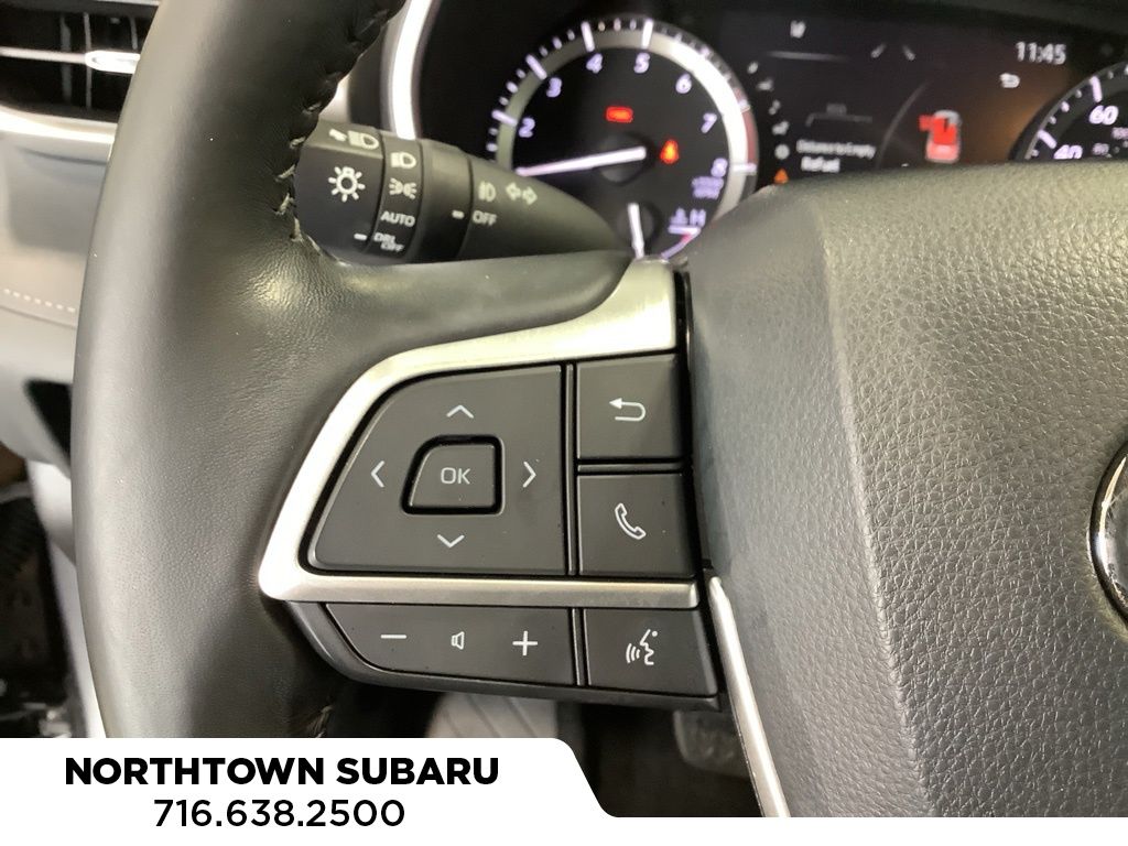 2022 Toyota Highlander XLE photo 2