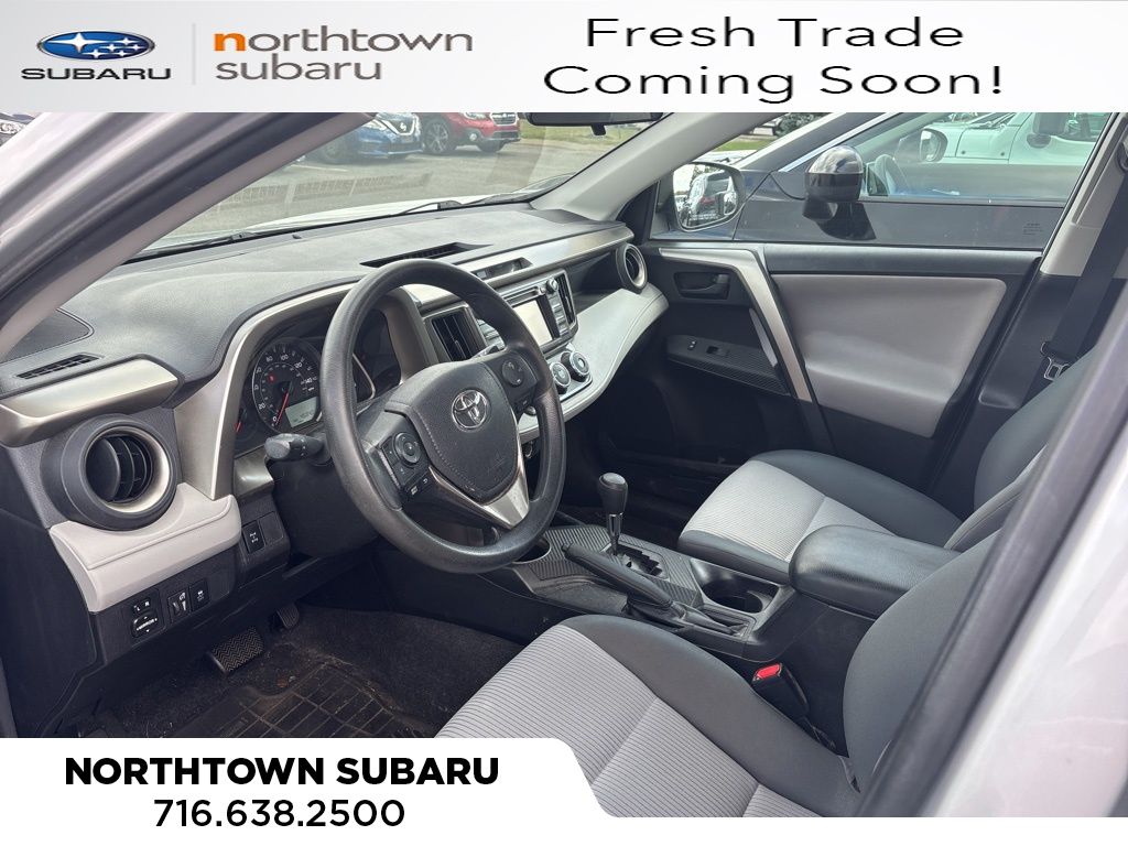 2015 Toyota RAV4 LE photo 2