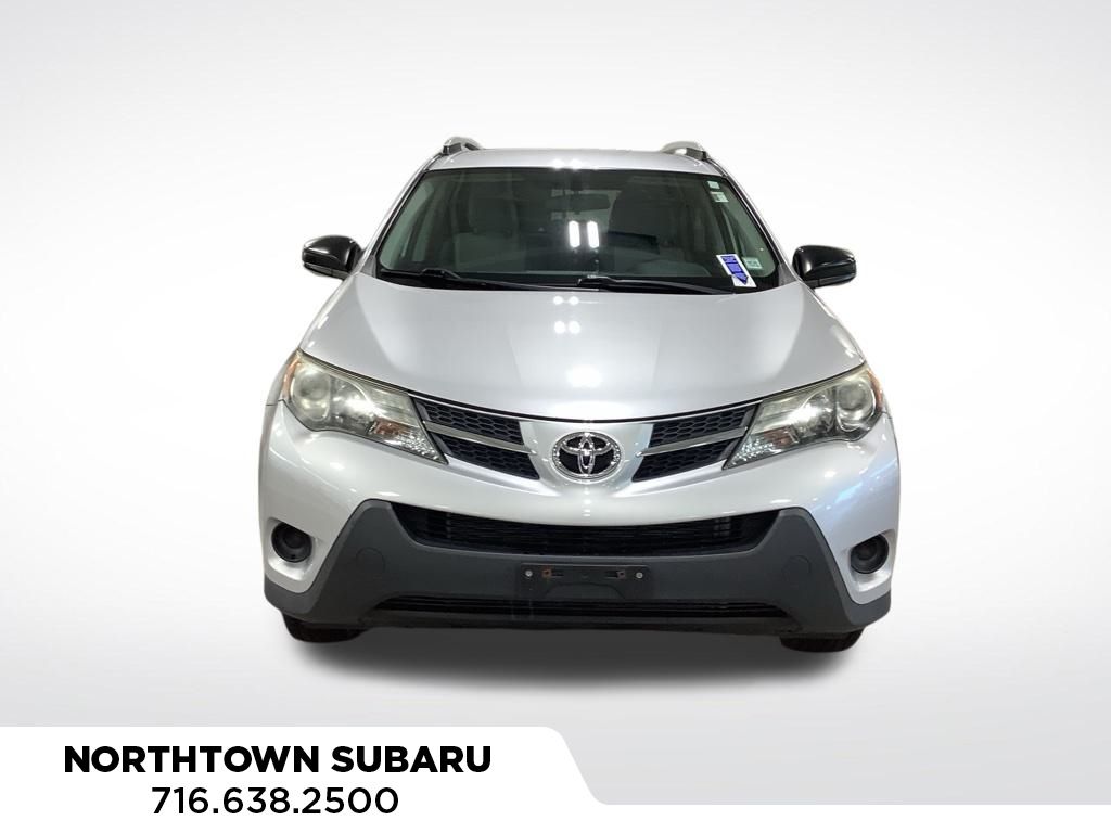 2015 Toyota RAV4 LE photo 2
