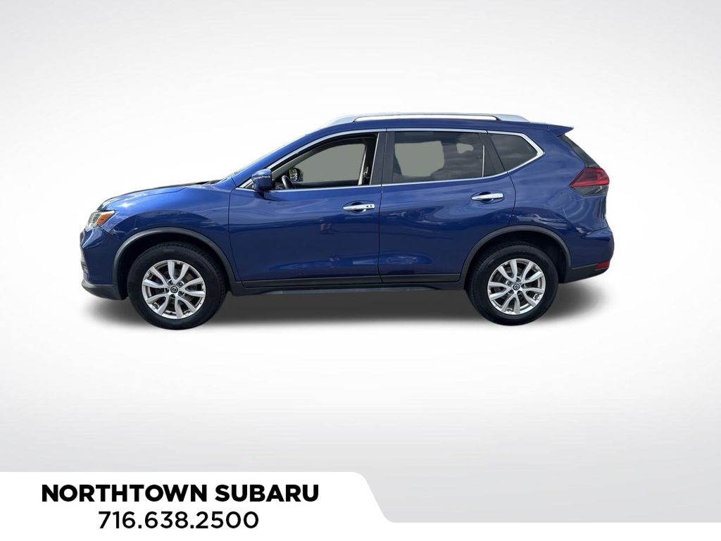 2018 Nissan Rogue SV photo 2