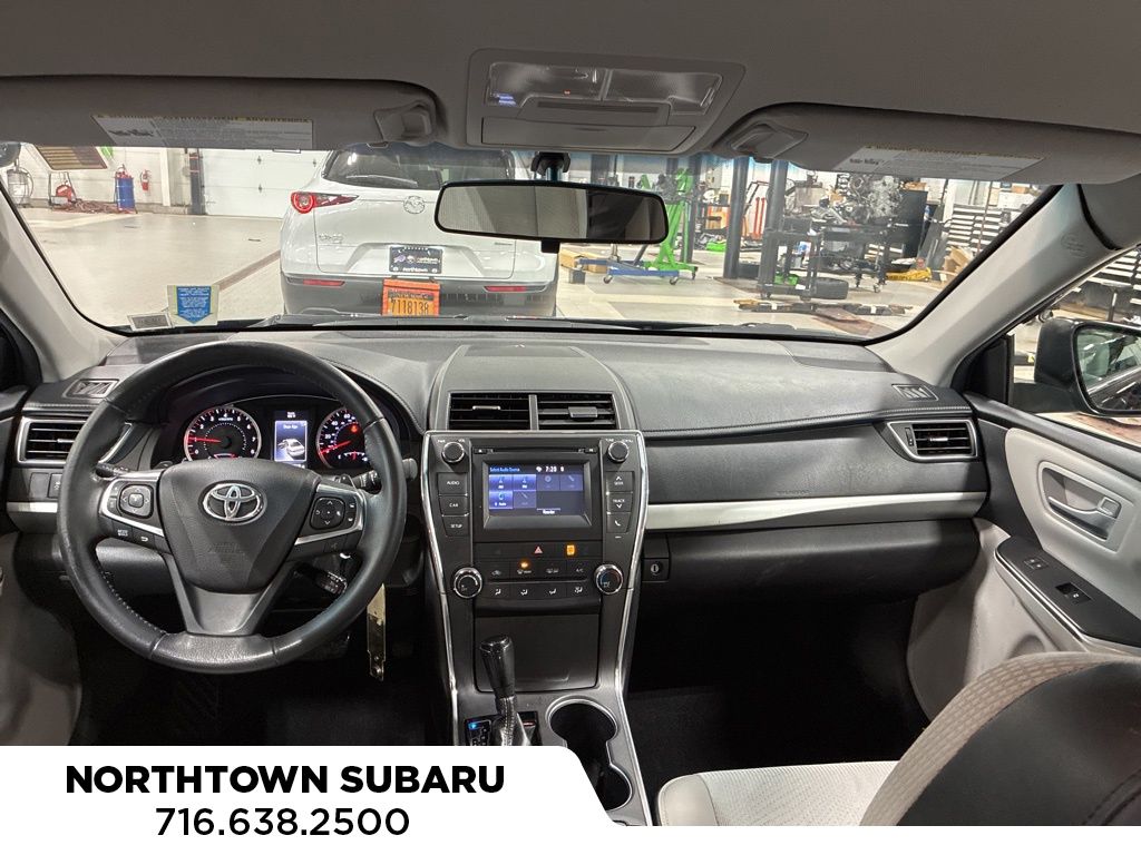 2017 Toyota Camry XLE XSE photo 2