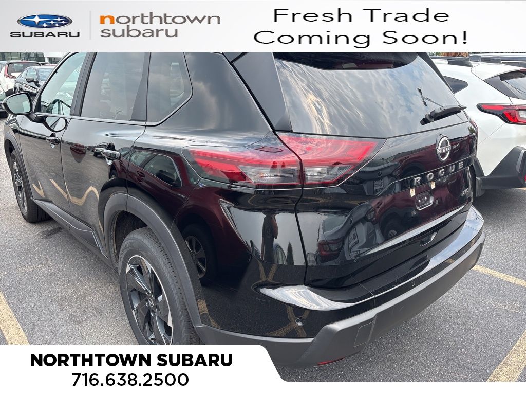 2025 Nissan Rogue SV photo 3
