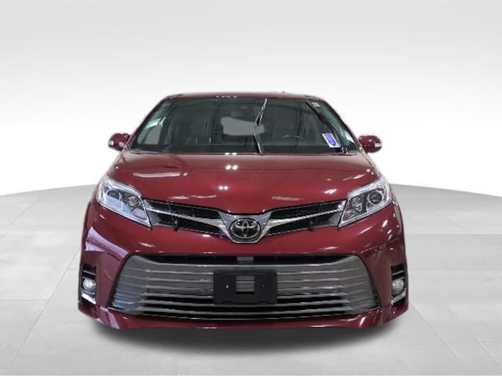 Used 2019 Toyota Sienna XLE Minivan/Van