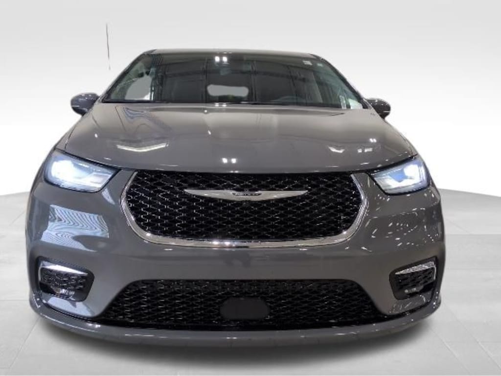 Used 2023 Chrysler Pacifica Touring L Minivan/Van