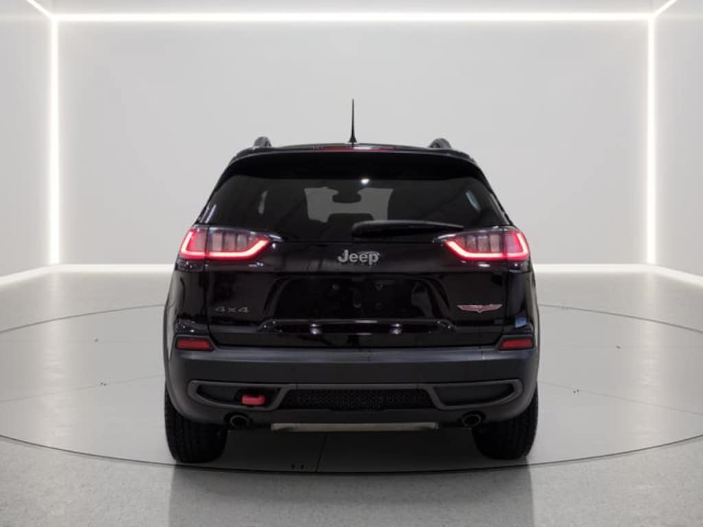 Used 2021 Jeep Cherokee Trailhawk SUV