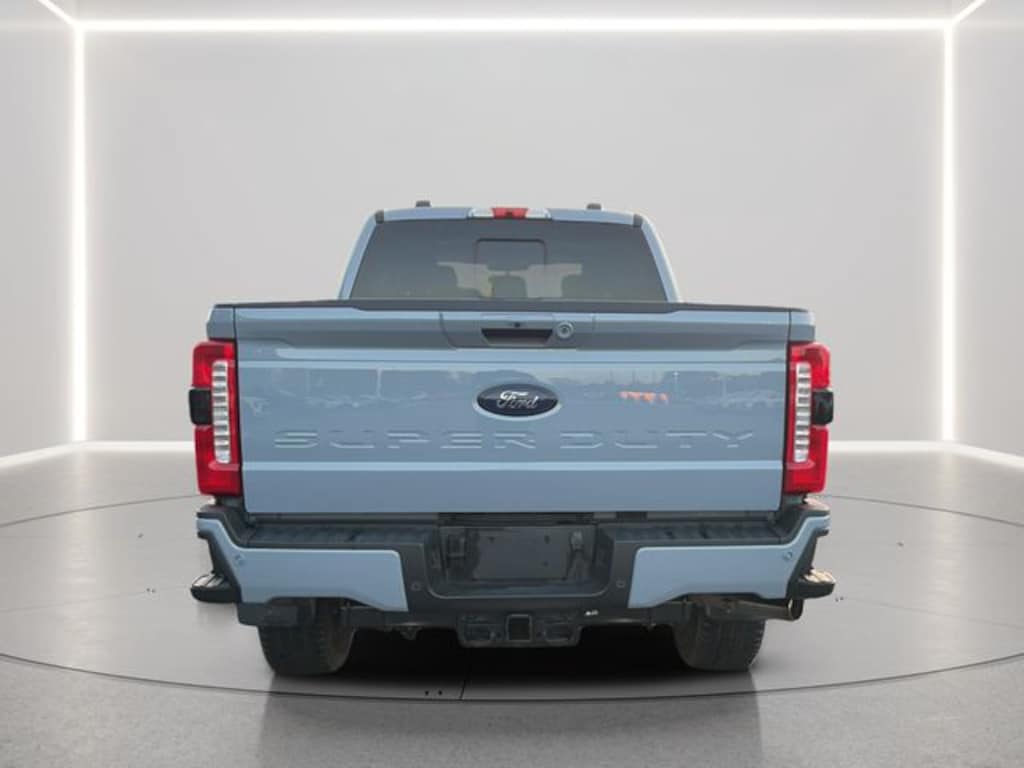 Used 2024 Ford F-250SD Lariat Truck