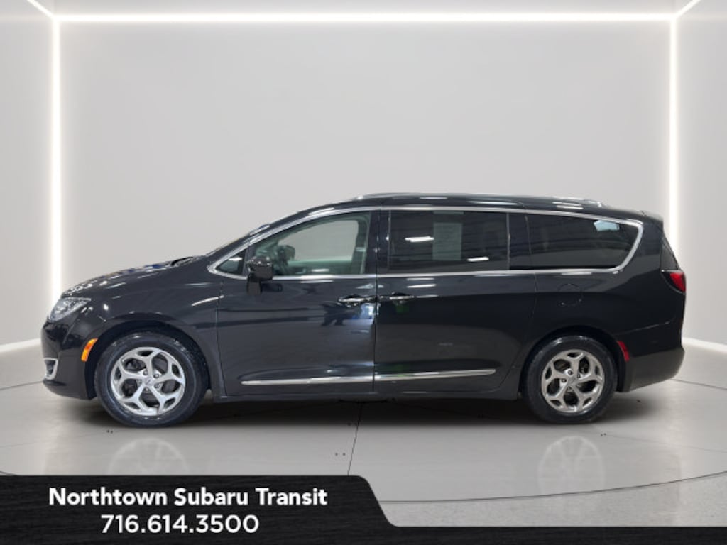 Used 2018 Chrysler Pacifica Touring L Minivan/Van