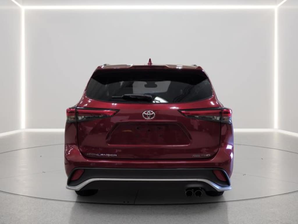 Used 2021 Toyota Highlander XSE SUV
