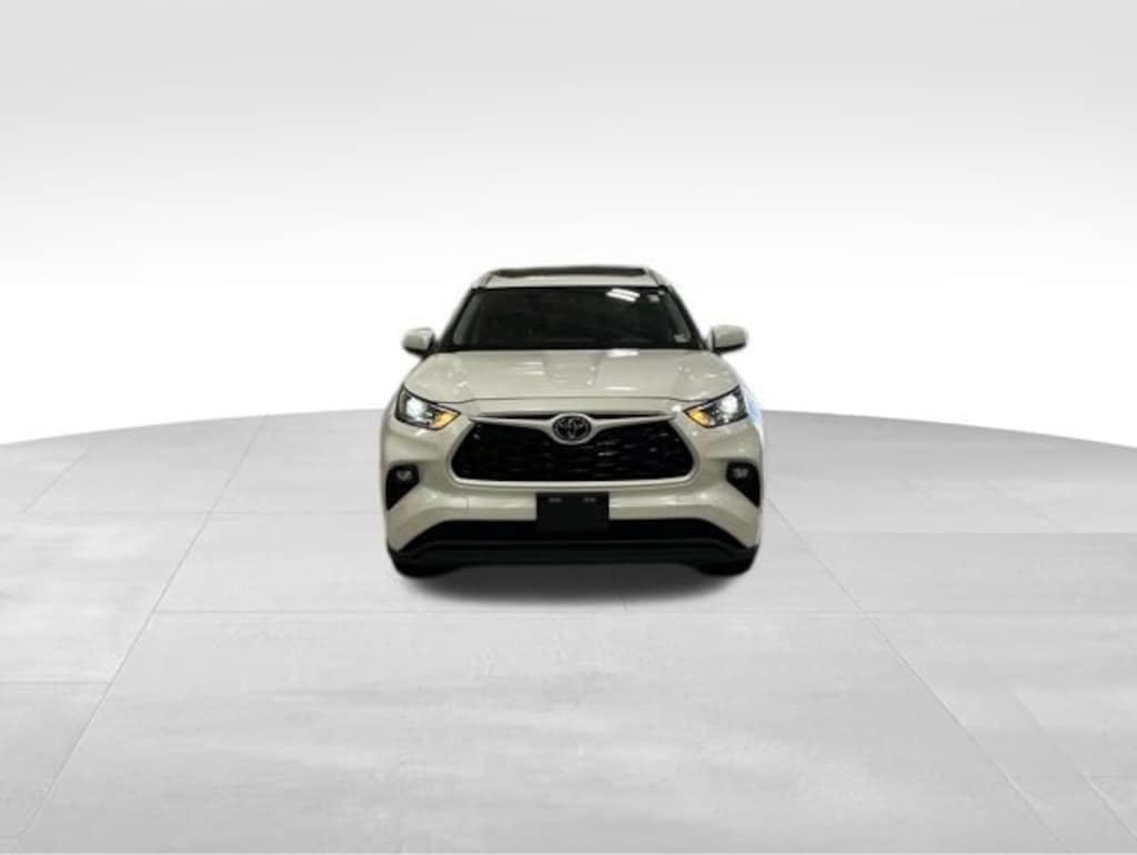 Used 2023 Toyota Highlander XLE SUV
