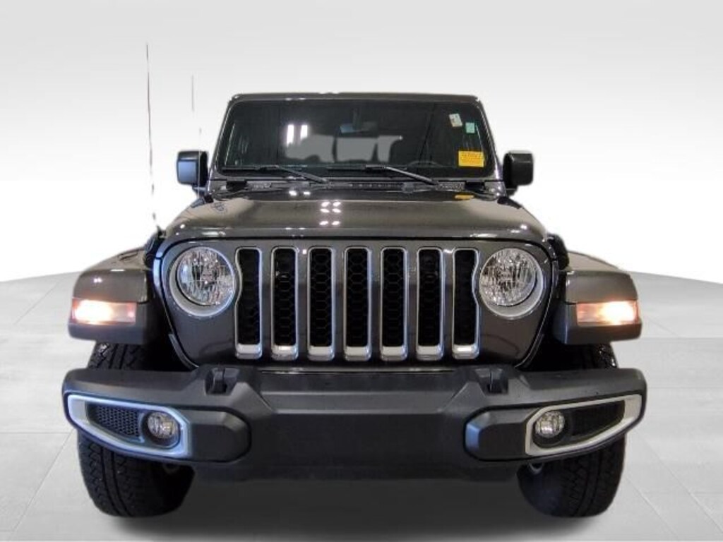 Used 2022 Jeep Gladiator Overland Truck