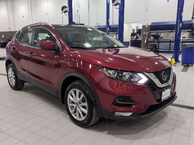 2022 Nissan Rogue Sport SV's photo