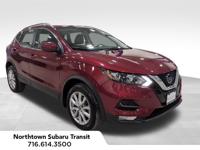 2022 Nissan Rogue Sport SV's photo
