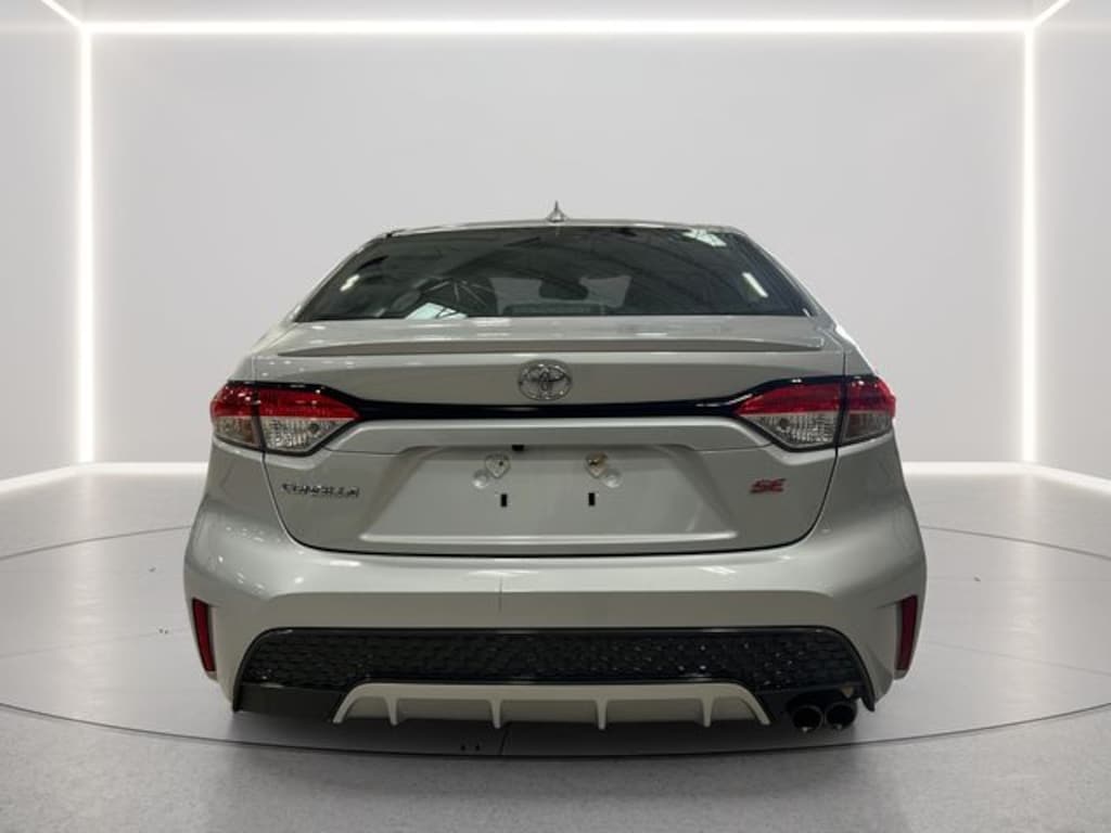 Used 2020 Toyota Corolla SE Sedan