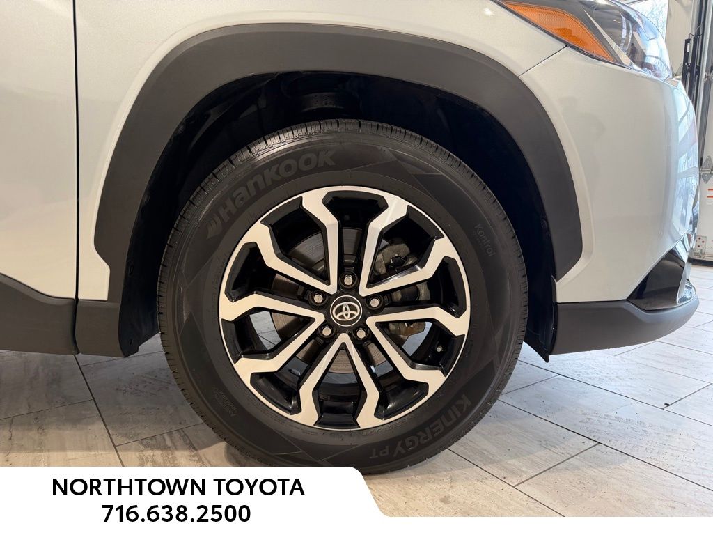 2024 Toyota Corolla Cross S - Photo 32