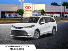 2025 Toyota Sienna Platinum 7 PASSENGER