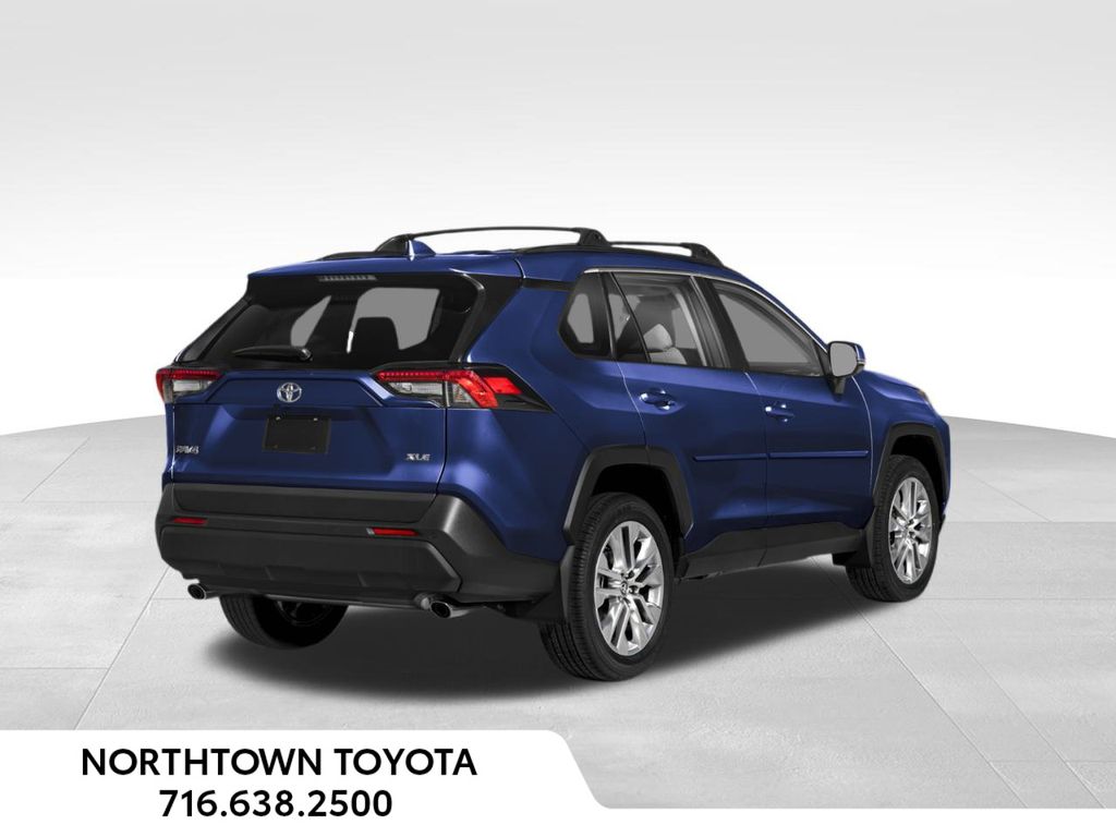 Toyota RAV4 XLE photo 2