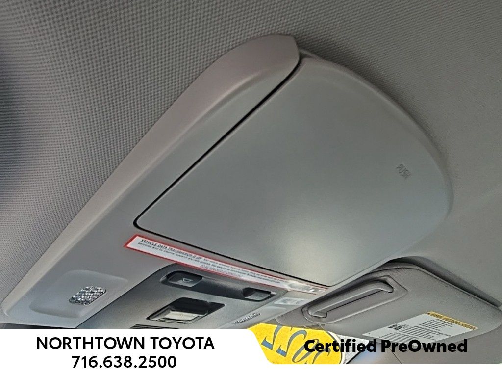 2022 Toyota Camry LE photo 3
