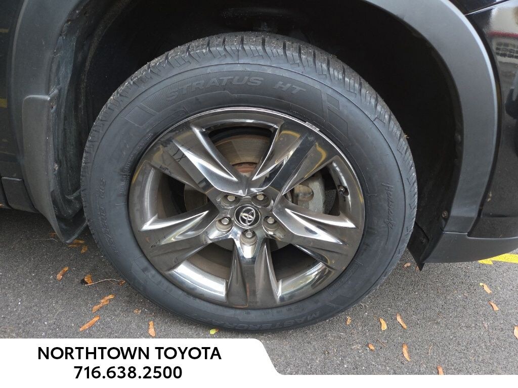 Used 2017 Toyota Highlander Limited Platinum SUV