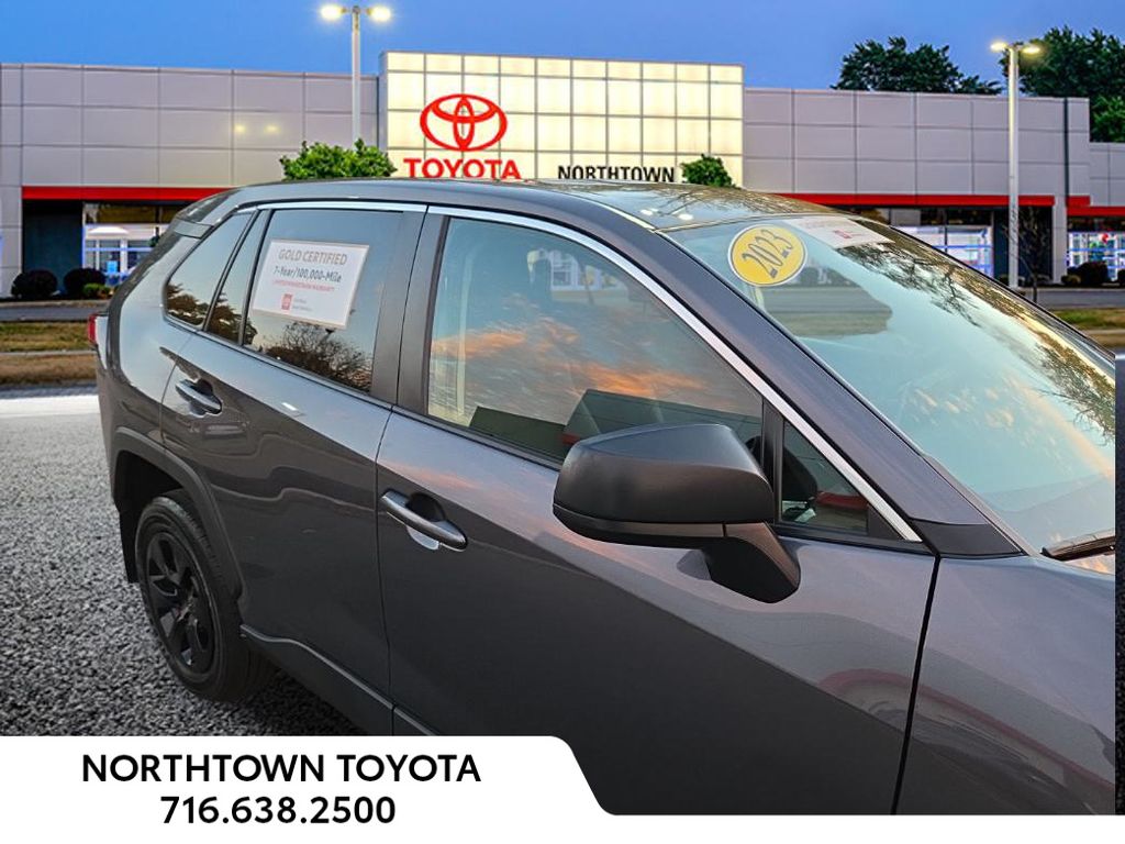 2023 Toyota RAV4 LE photo 2