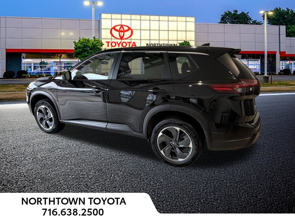 Used 2024 Nissan Rogue SV SUV