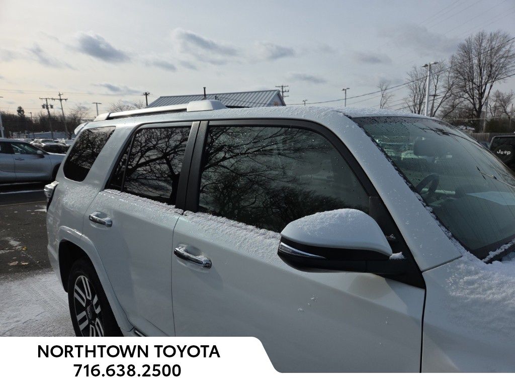 2016 Toyota 4Runner Limited photo 2