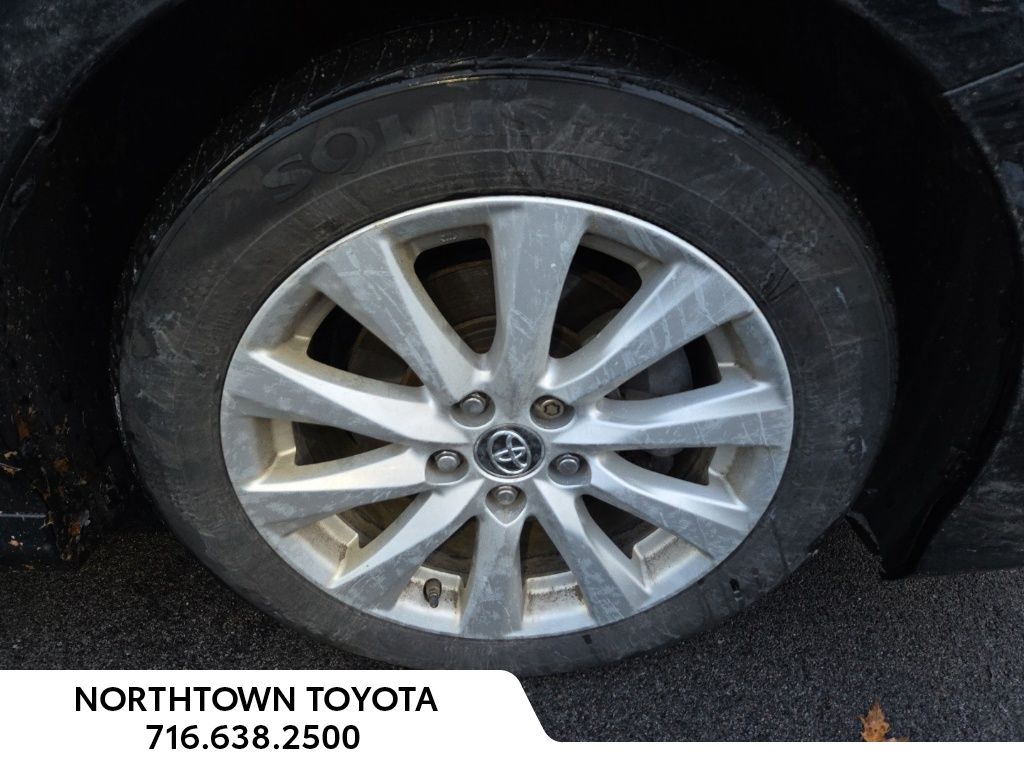 2019 Toyota Camry LE photo 2