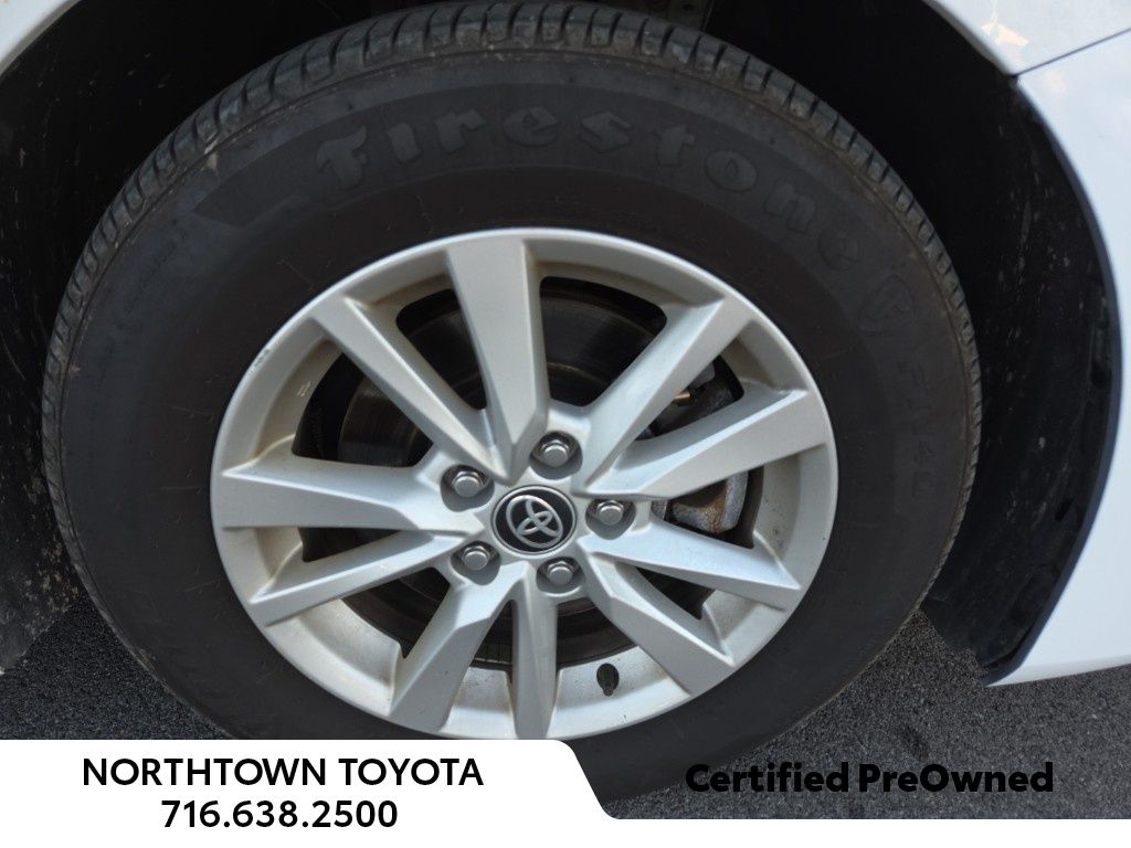 2025 Toyota Camry LE photo 2