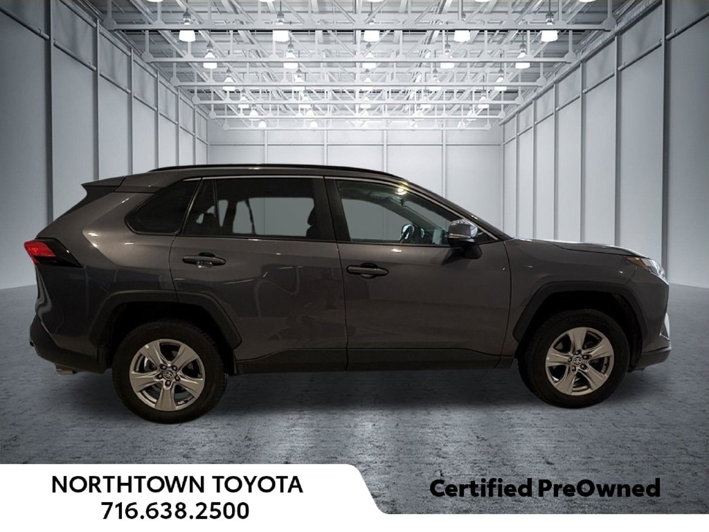 2024 Toyota RAV4 XLE - Photo 33