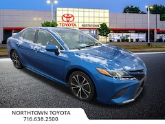 2018 Toyota Camry SE Sedan