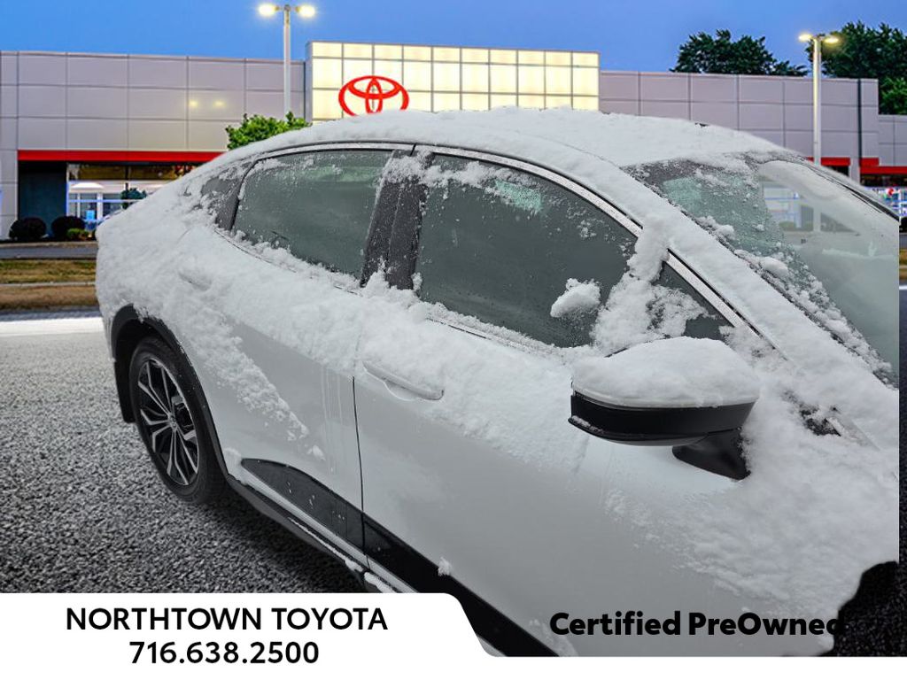 2024 Toyota Crown XLE photo 3